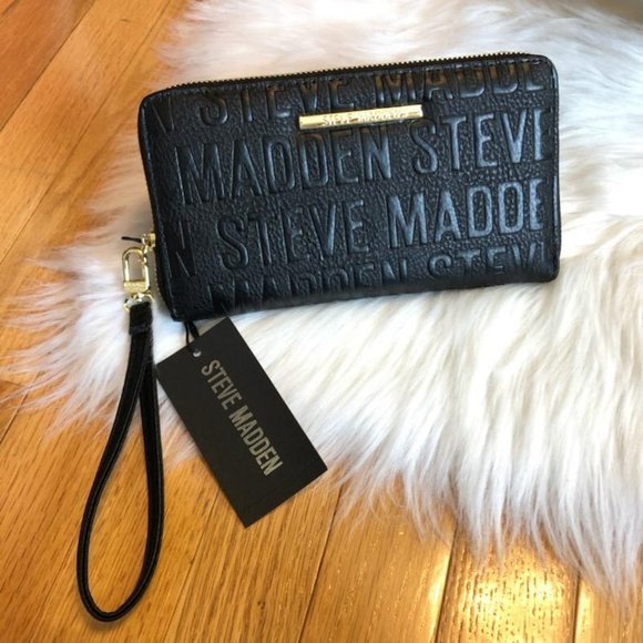 Steve Madden Handbags - Steve Madden Logo Wristlet Wallet